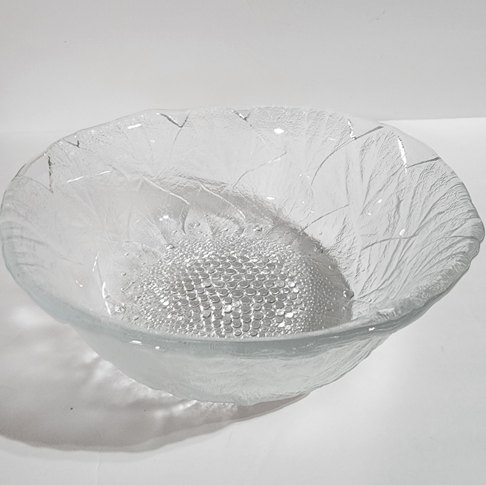 Vintage Large lettuce Cabbage leaf salad serving glass bowl 9"
